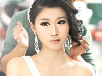 新娘化妆跟妆