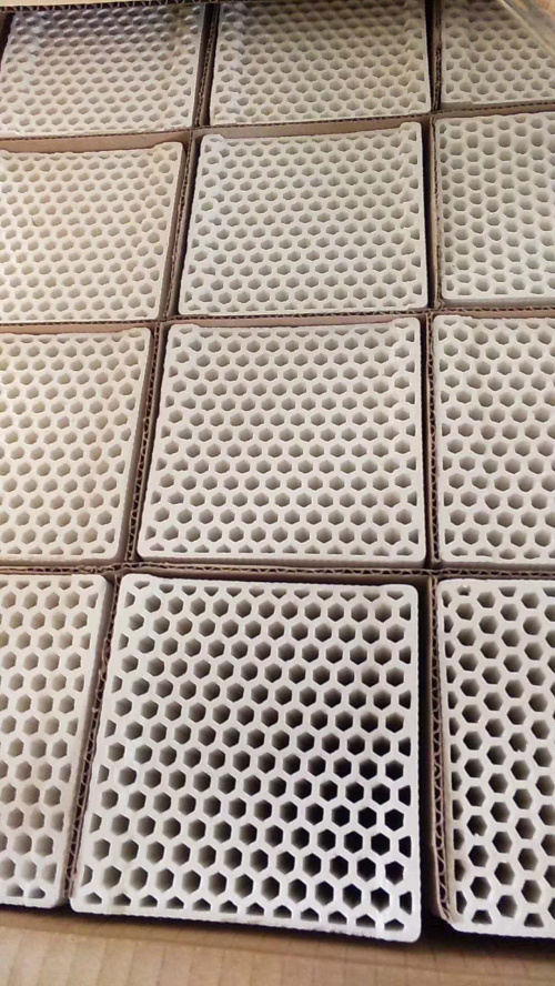 蓄热体