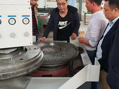 机械密封研磨机