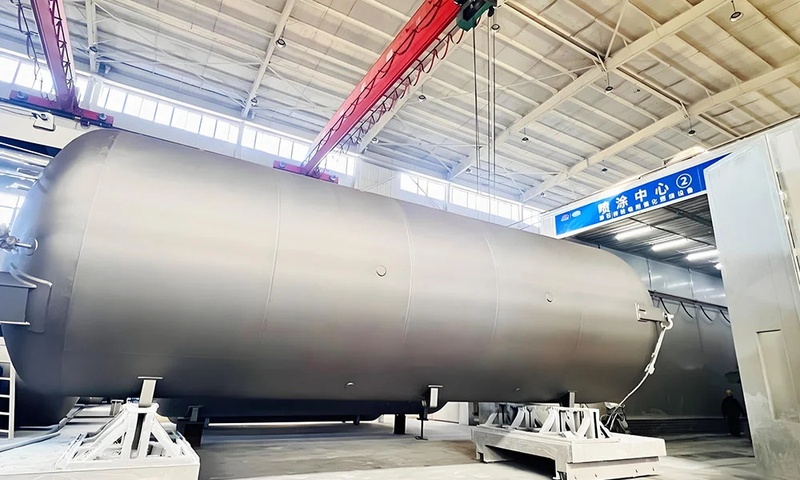 Spraying equipment