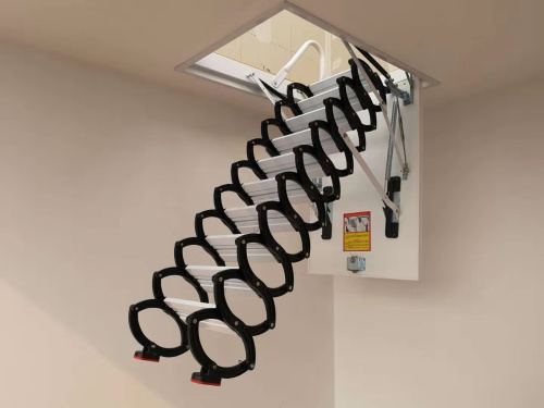 壁挂款伸缩楼梯