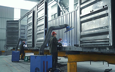 Side curtain semi-trailer