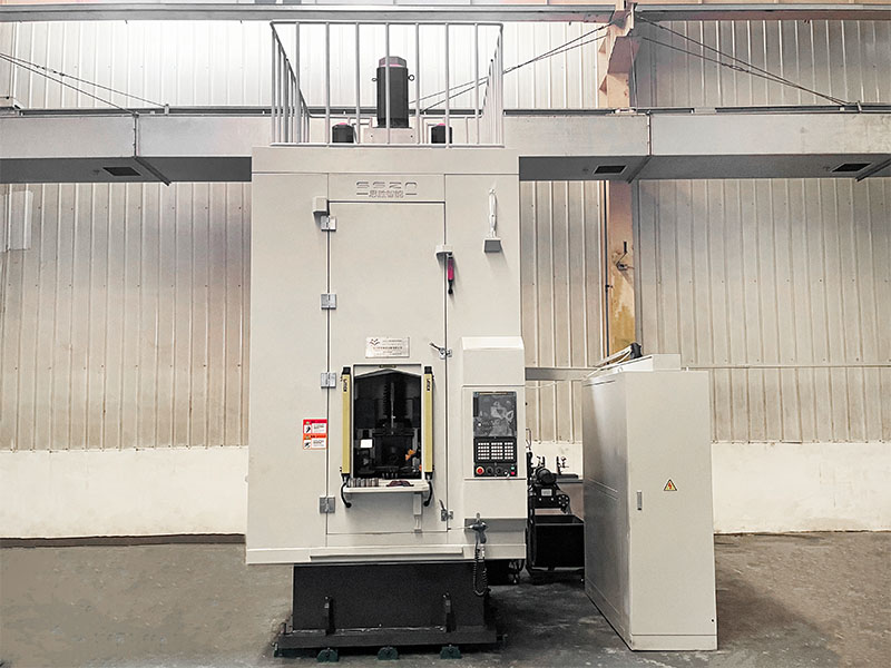 Double head CNC lathe