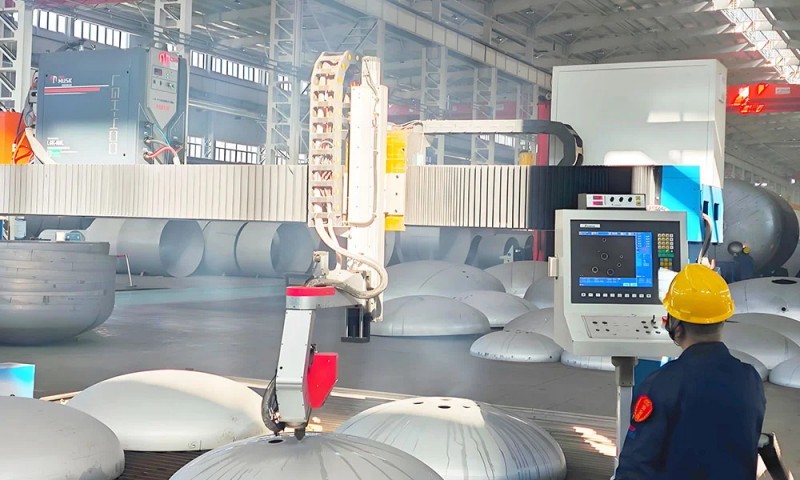 机器人封头开孔设备