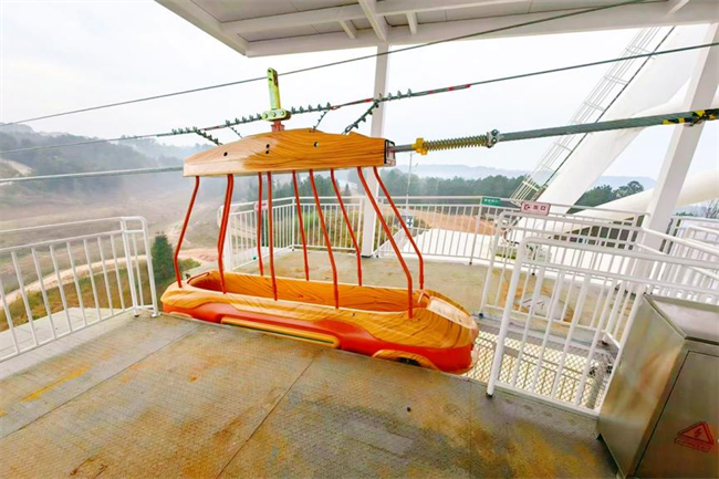 新世纪游乐重庆美心空中飞艇项目