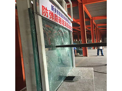 防冲击撞击玻璃