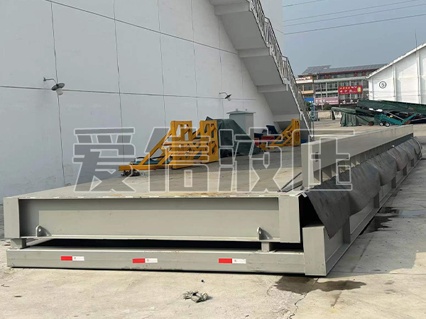 液压翻板卸车机